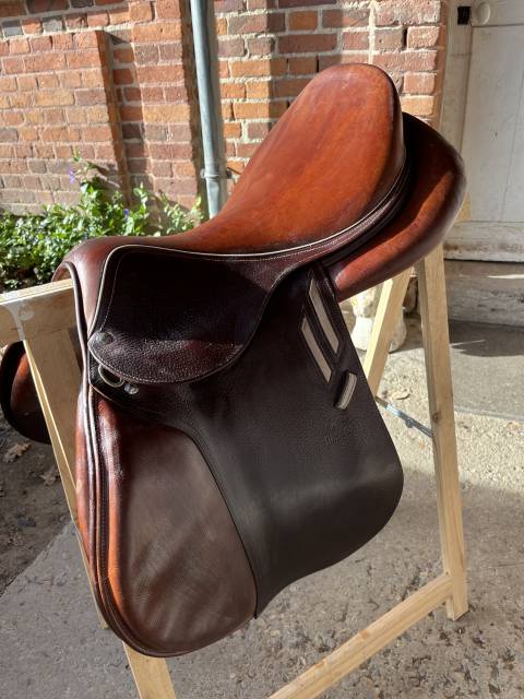 Selle devoucoux taille 18 2ab 2017