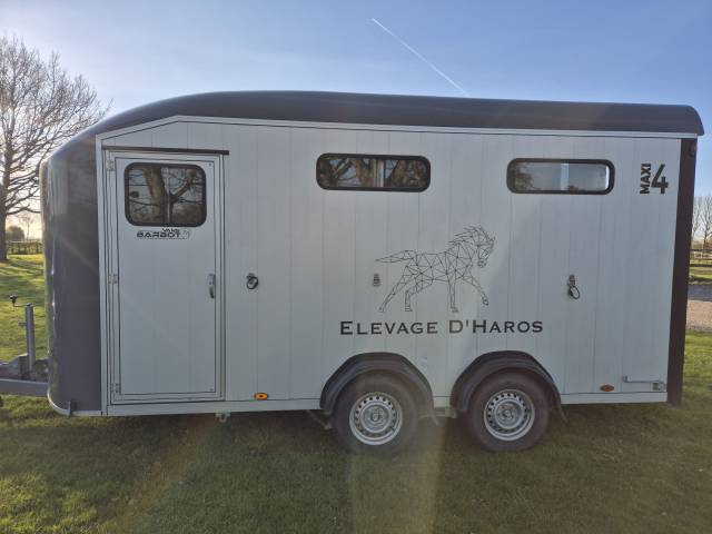 Van 4 places cheval liberté février 2024.