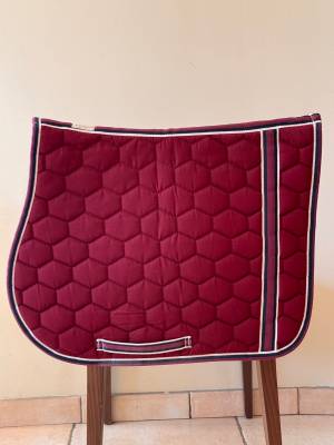 Tapis bordeaux taille cheval equithème.