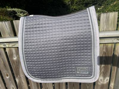 Tapis de dressage Equithème gris