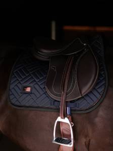 Tapis de selle Modern Dark Ocean MIXTE  - Equestrian Stockholm