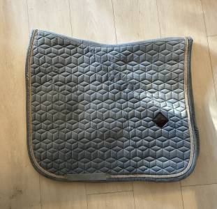 Tapis dressage Kentucky velvet bleu ciel