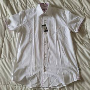 Chemise blanche concours manche courte taille M marque 