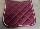 Tapis coupe dressage bordeaux