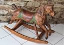 Ancien cheval manege bois