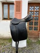 Selle dressage cuir noir 