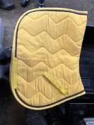 Tapis jaune 