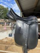 Selle de dressage 17pouces