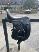 Selle de dressage Bates 17,5