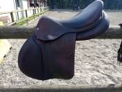 Selle de saut Devoucoux 17,5