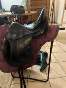 Selle de dressage 