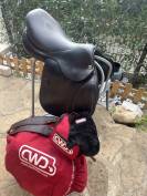 A vendre selle CWD + étrivières CWD + housse + kit