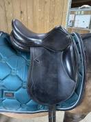 Selle de dressage 