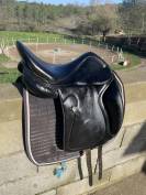 Selle de dressage 