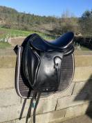 Selle de dressage 