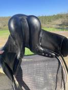 Selle de dressage 