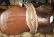 Selle brune mixte obstacle 17,5