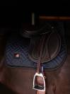 Tapis de selle Modern Dark Ocean MIXTE  - Equestrian Stockholm