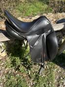 Selle de dressage 