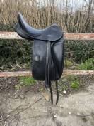 Selle de dressage 