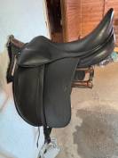 SELLE DE DRESSAGE CHILDERIC EQUIPEE